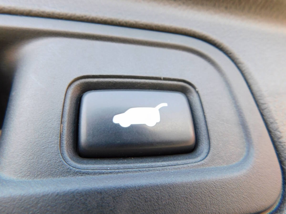 Used 2016 Honda Pilot Touring image 6