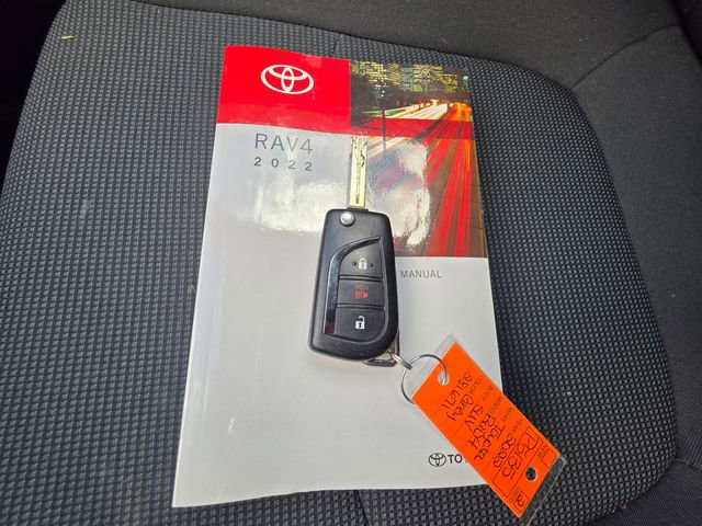 Used 2022 Toyota RAV4 LE AWD/4WD image 24