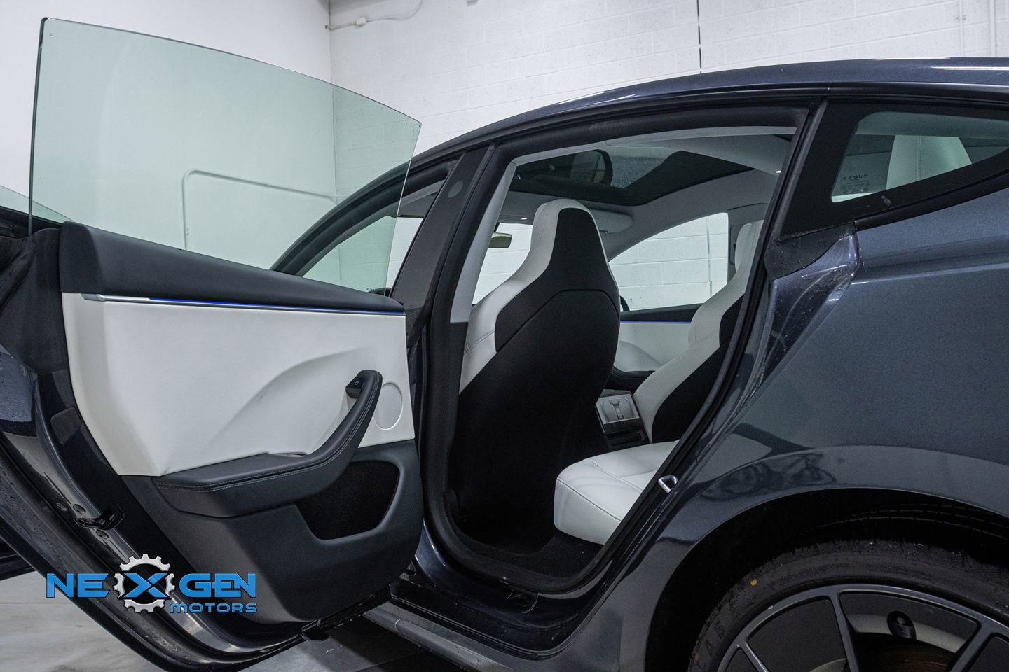 Used 2024 Tesla Model 3 Performance image 19