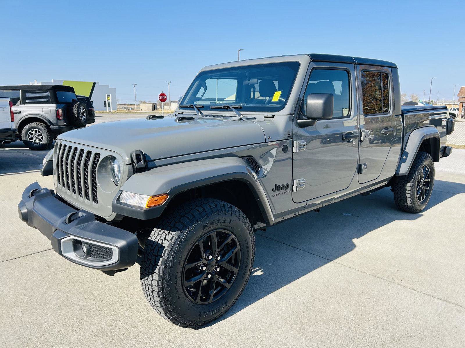 Used 2021 Jeep Gladiator Sport image 31