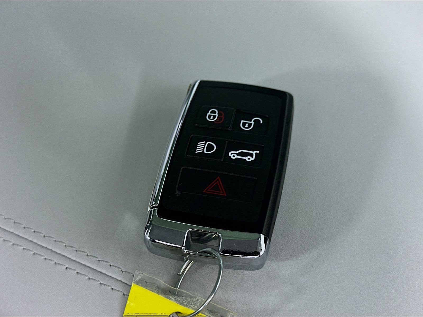 New 2026 Land Rover Defender 130 X-Dynamic SE AWD/4WD image 48
