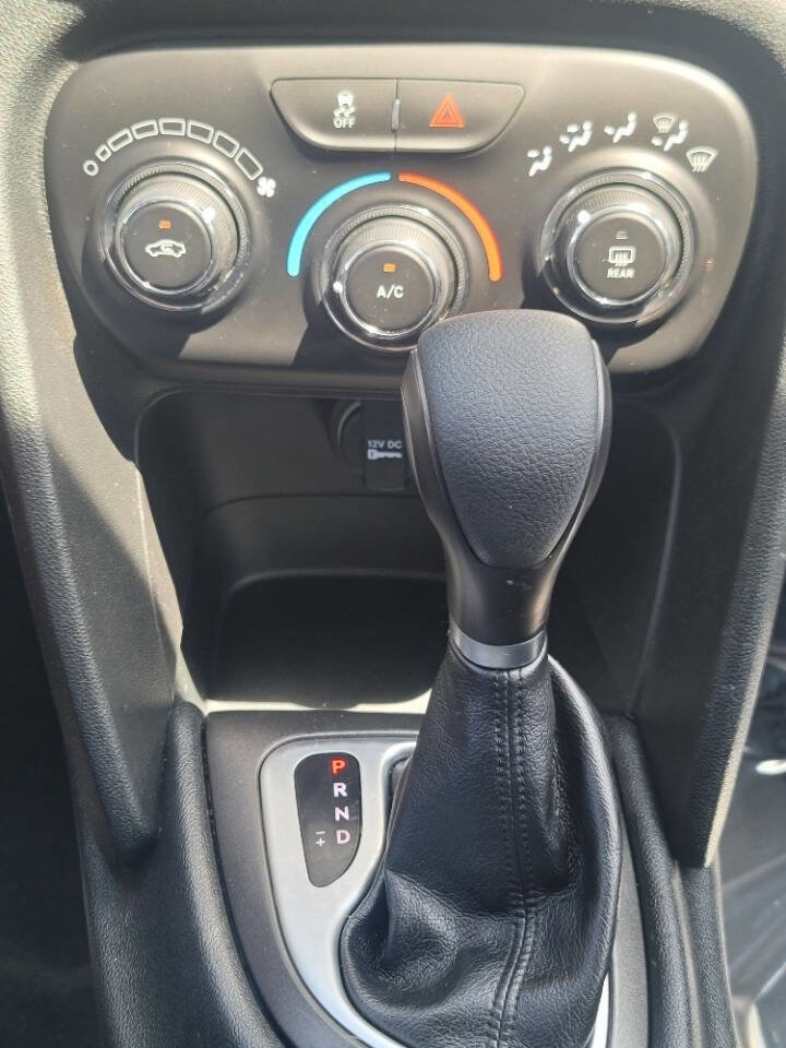 Used 2015 Dodge Dart SXT FWD image 17