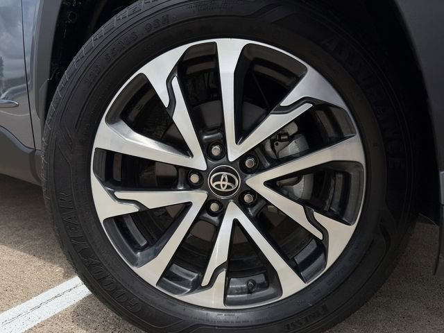 Certified 2024 Toyota Corolla Cross XLE w/ Convenience Package FWD image 10