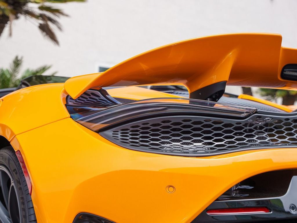 New 2026 McLaren 750S Spider RWD image 13