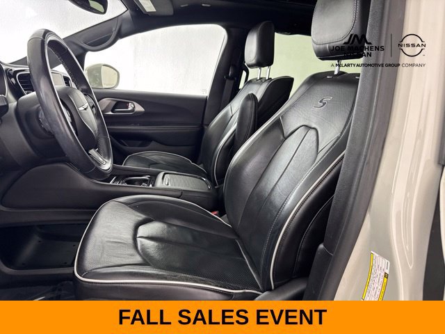 Used 2021 Chrysler Pacifica Limited w/ Uconnect Theater Family Group AWD/4WD image 37