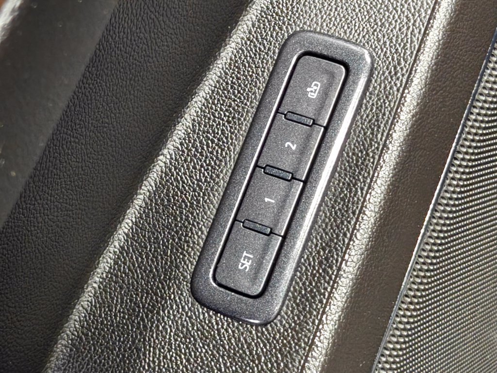 Used 2019 Chevrolet Tahoe LT w/ Luxury Package AWD/4WD image 54