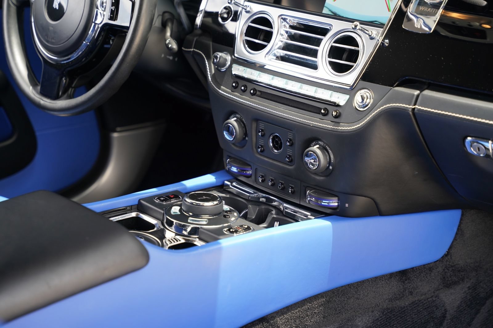 Used 2019 Rolls-Royce Wraith RWD image 33