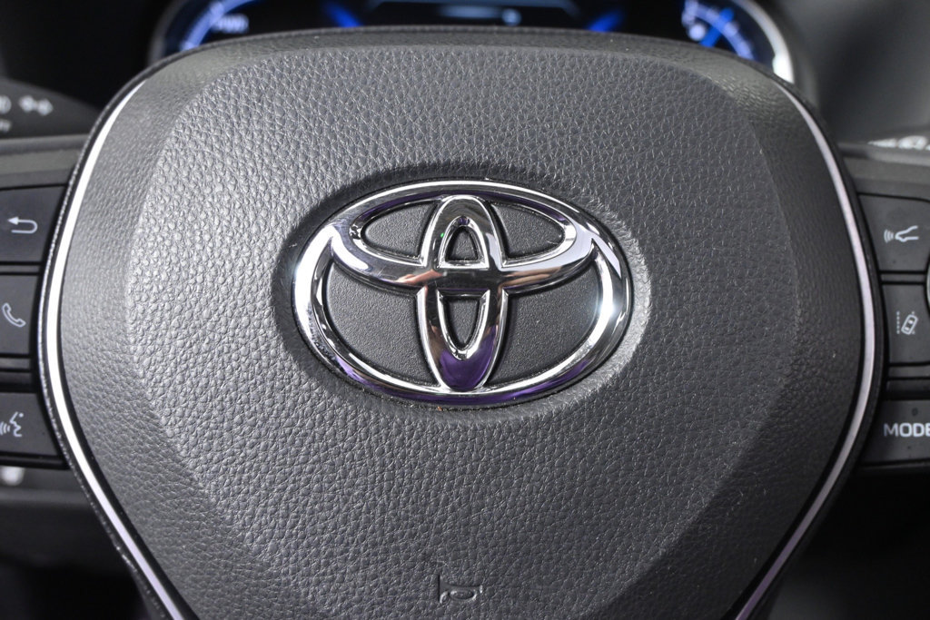Used 2023 Toyota RAV4 XLE Premium AWD/4WD image 35