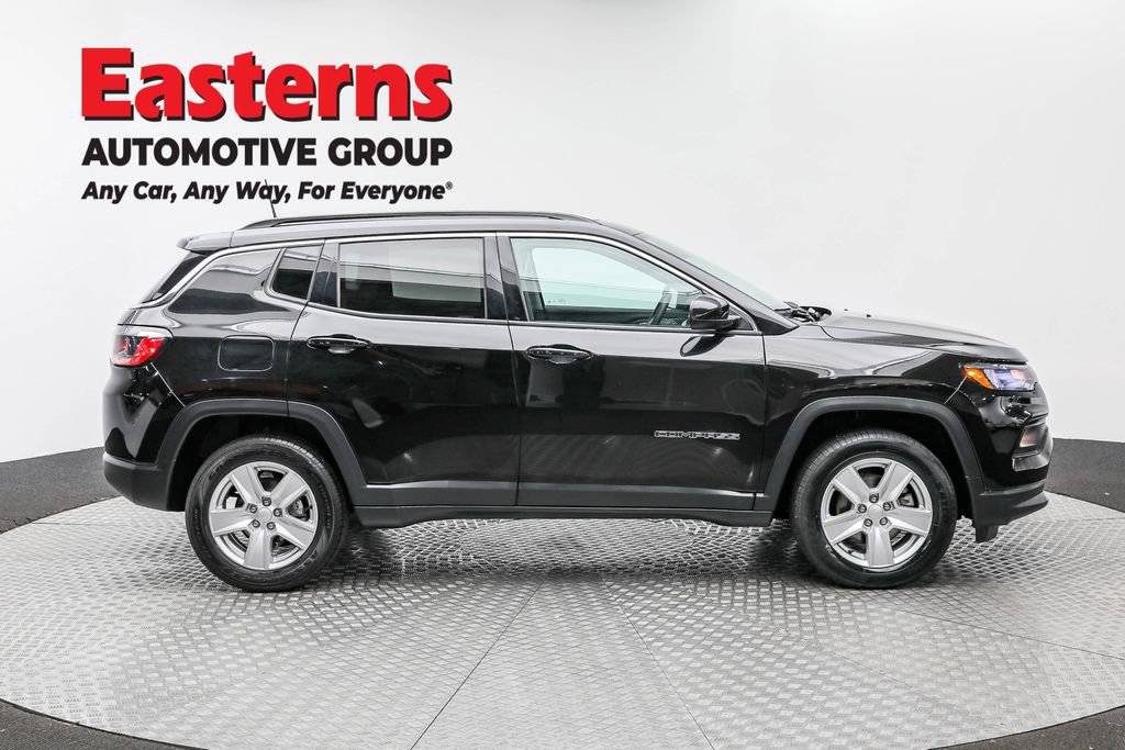 Used 2022 Jeep Compass Latitude w/ Sun and Sound Group image 4