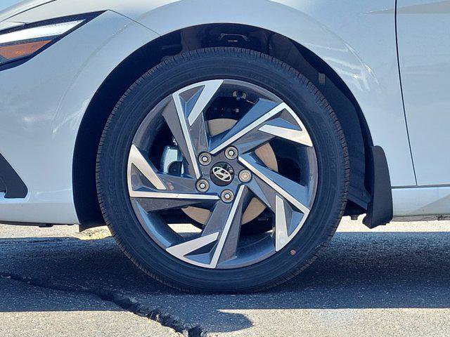 New 2025 Hyundai Elantra SEL FWD image 26