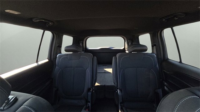 Used 2024 Jeep Grand Cherokee L Laredo w/ Luxury Tech Group I image 32