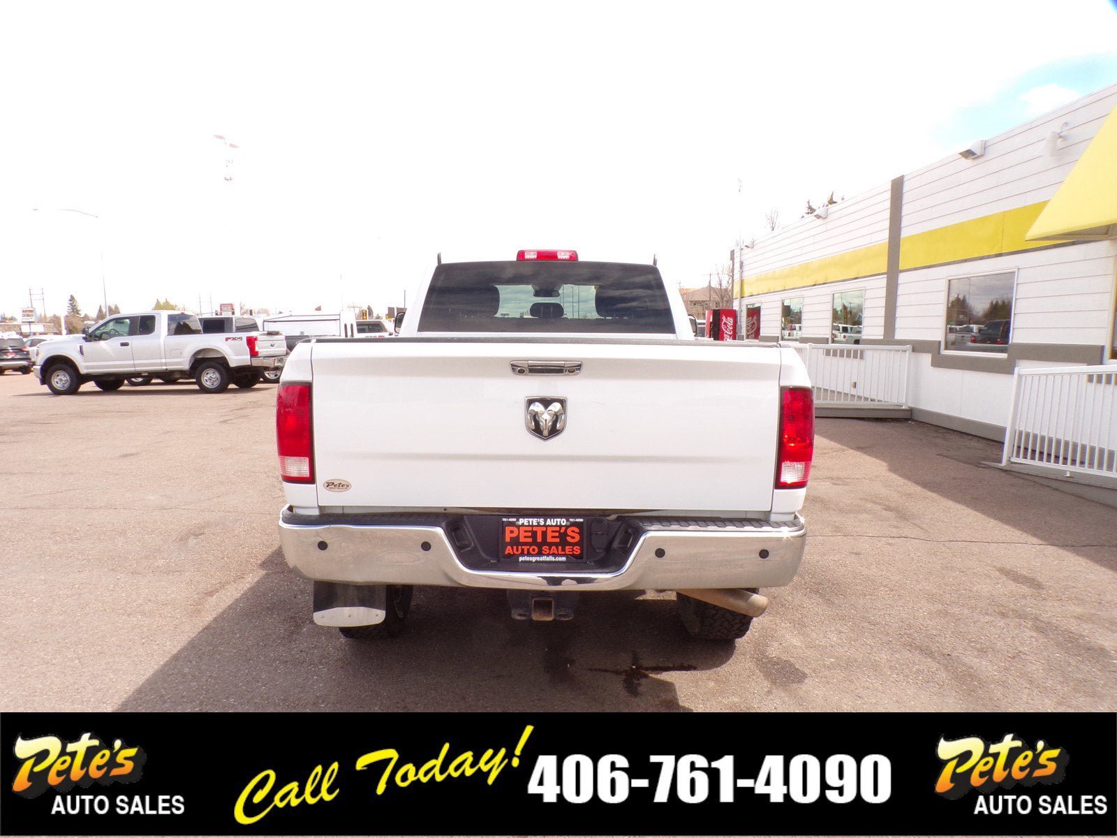 Used 2017 RAM 2500 Tradesman w/ Chrome Appearance Group AWD/4WD image 3