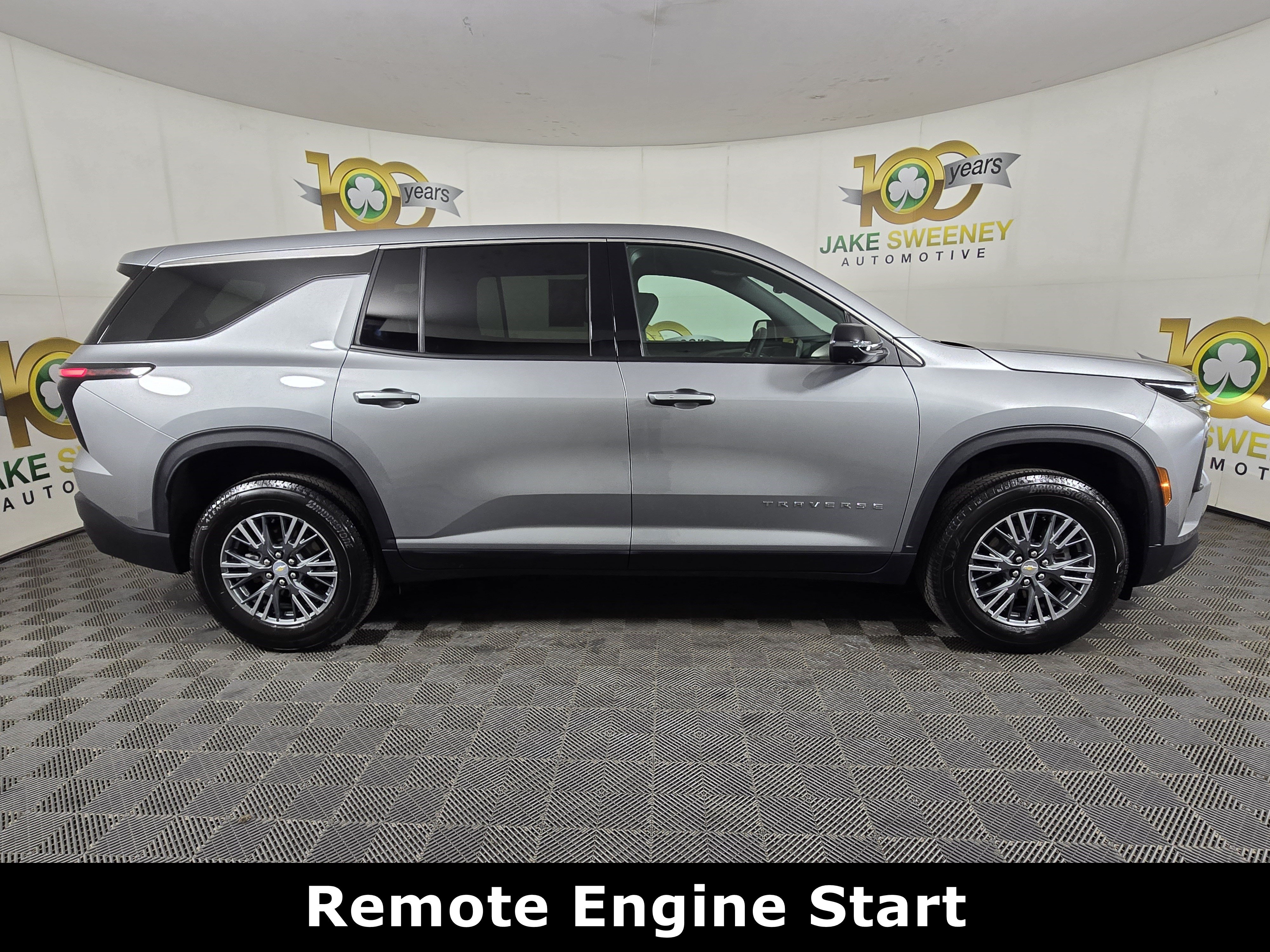 Used 2024 Chevrolet Traverse LS FWD image 10
