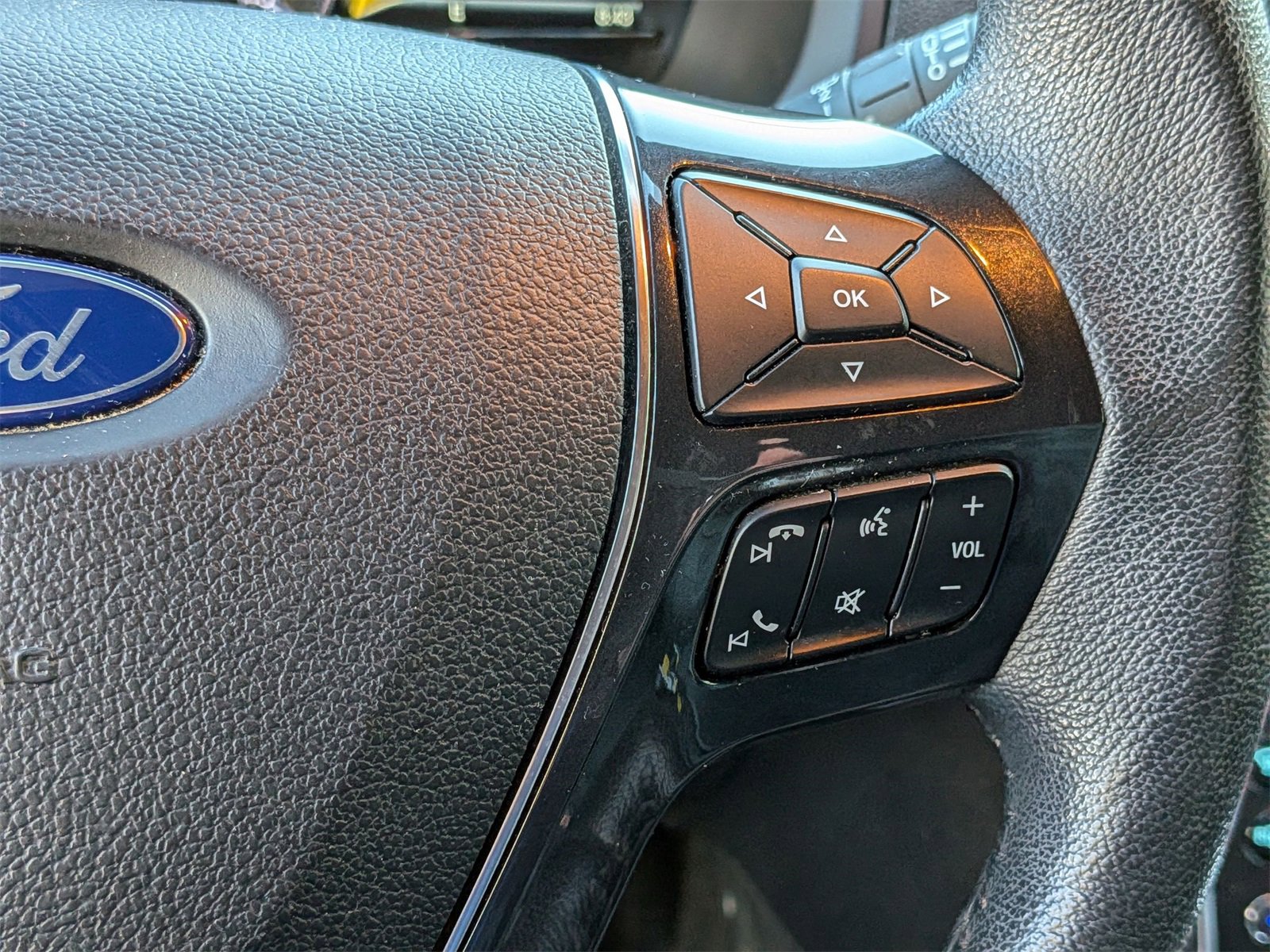 Used 2018 Ford Explorer Limited w/ Ford Safe & Smart Package image 19