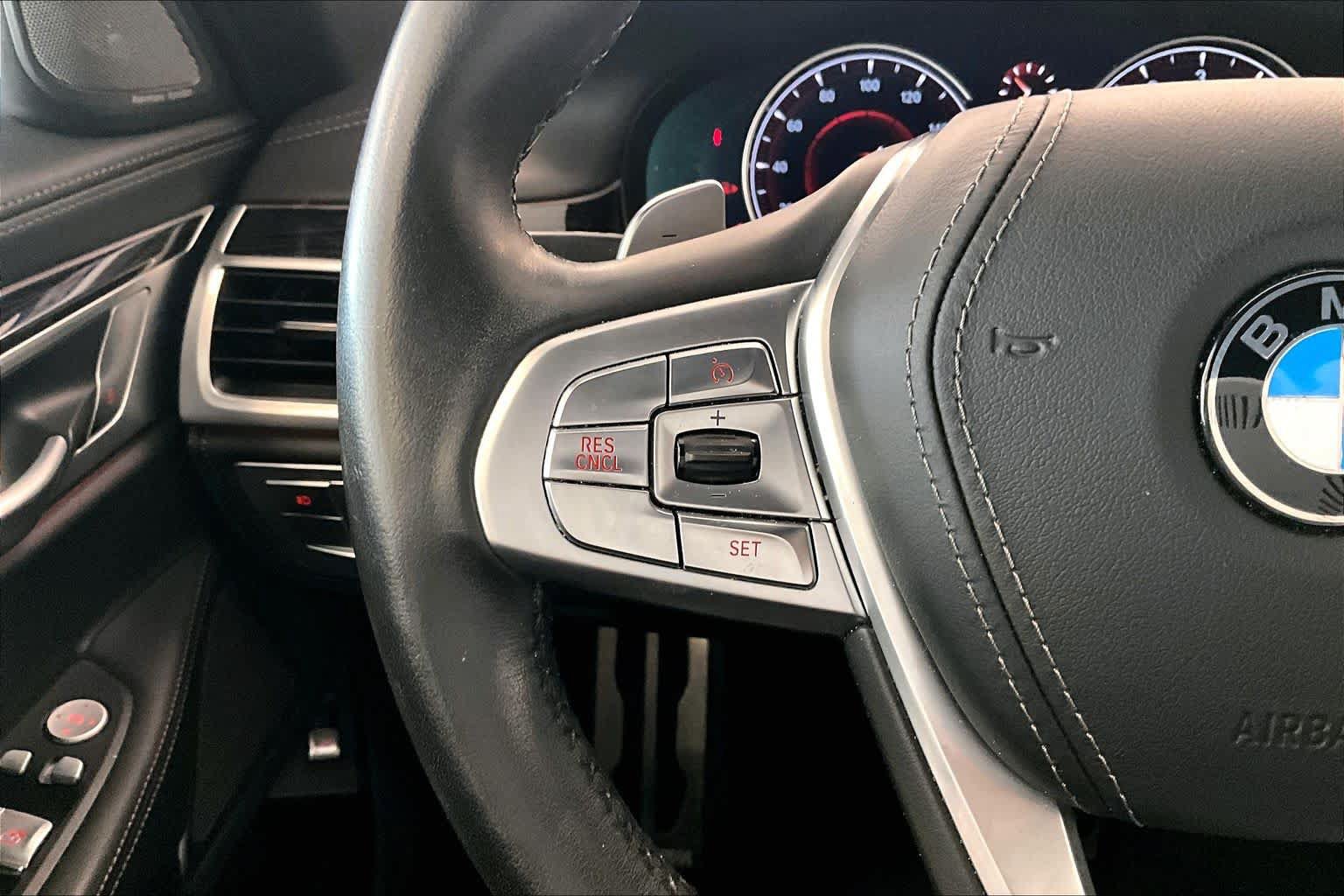 Used 2019 BMW 750i w/ Executive Package RWD image 20