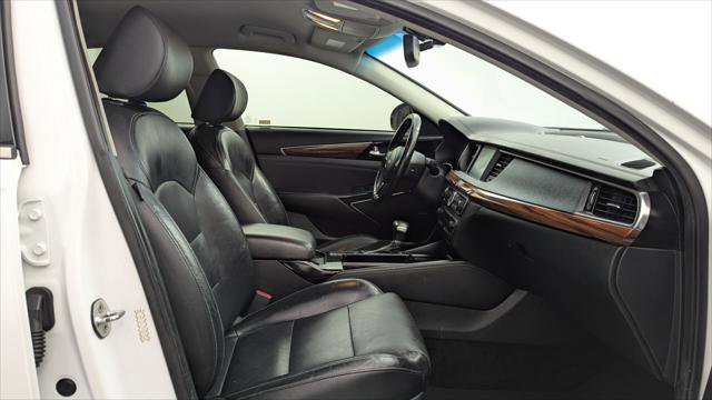 Used 2017 Kia Cadenza Premium w/ Luxury Package image 19