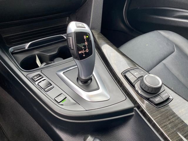 Used 2017 BMW 320i Sedan image 11