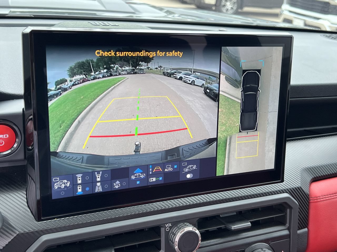 Used 2025 Toyota Tacoma TRD Pro AWD/4WD image 17