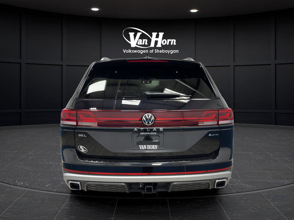 Used 2024 Volkswagen Atlas Peak Edition SEL AWD/4WD image 4