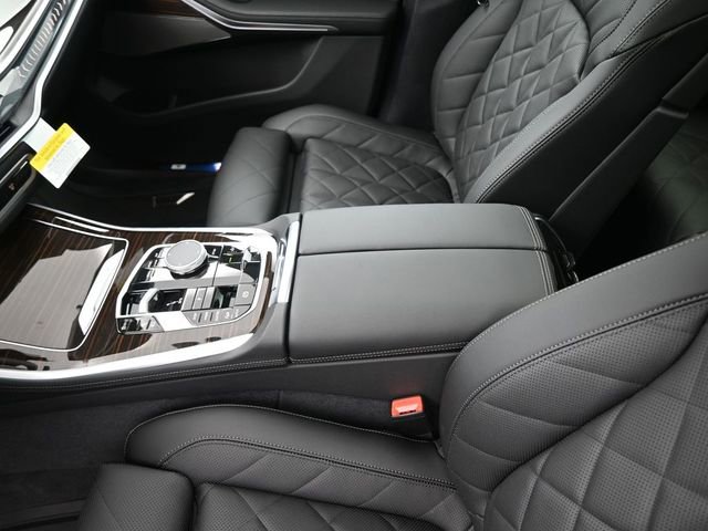 New 2026 BMW X5 xDrive50e w/ Climate Comfort Package image 9