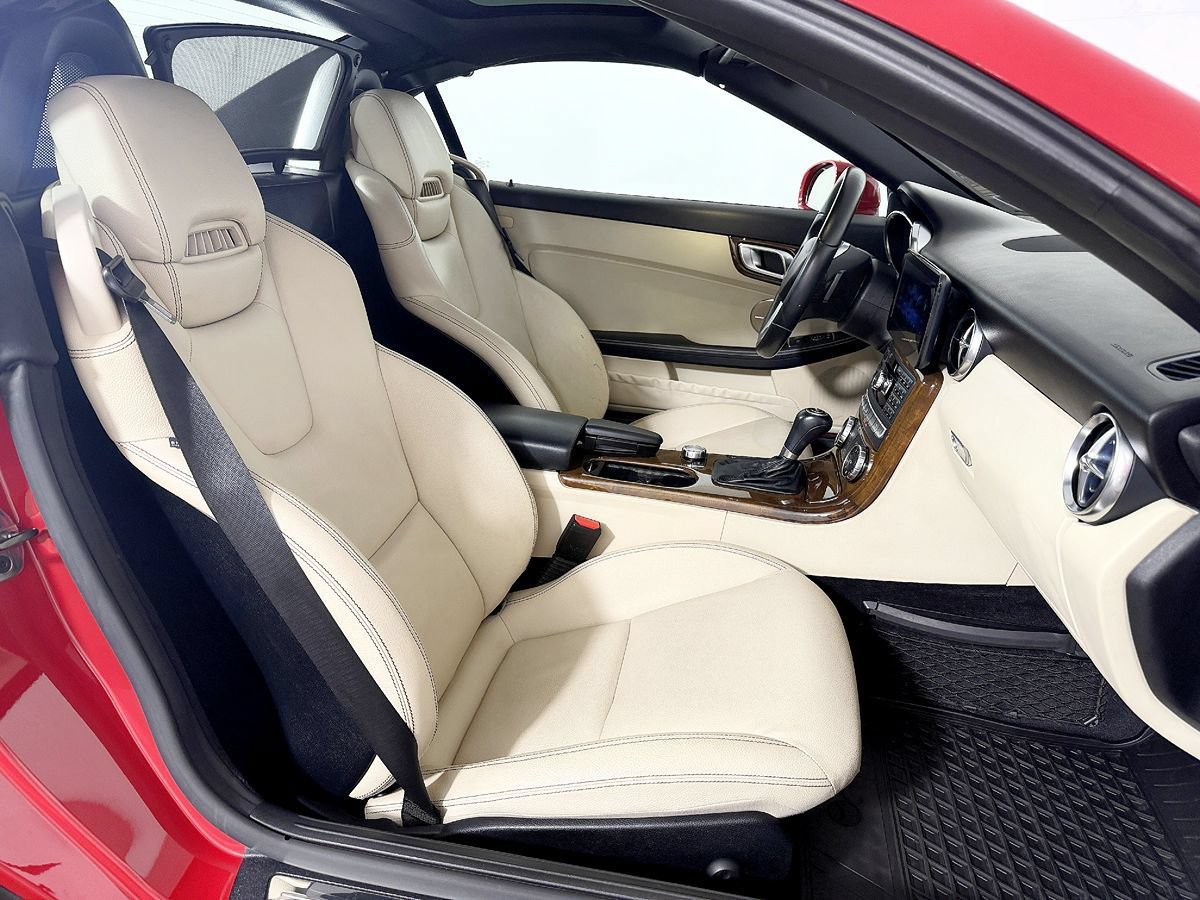 Used 2015 Mercedes-Benz SLK 250 image 44