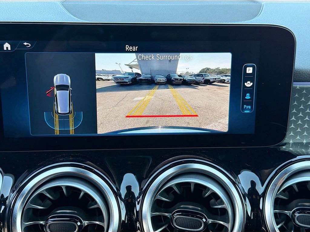 Used 2024 Mercedes-Benz GLB 250 image 30