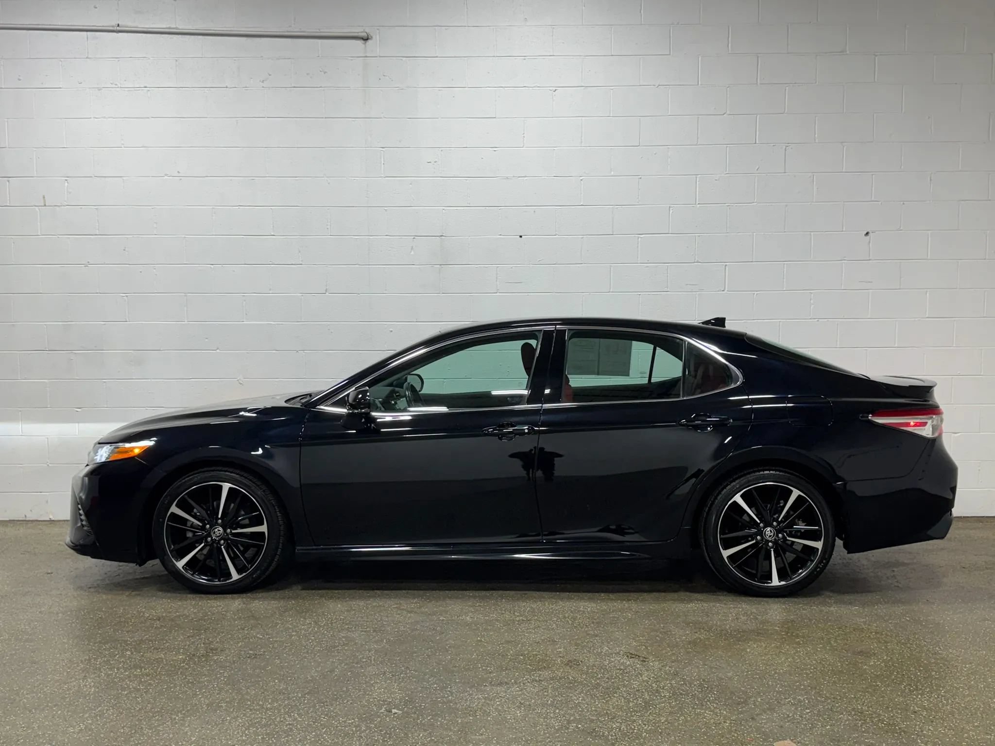 Used 2020 Toyota Camry XSE AWD/4WD image 6