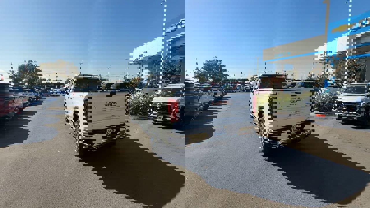 Used 2022 GMC Sierra 1500 SLT w/ SLT Premium Plus Package image 5