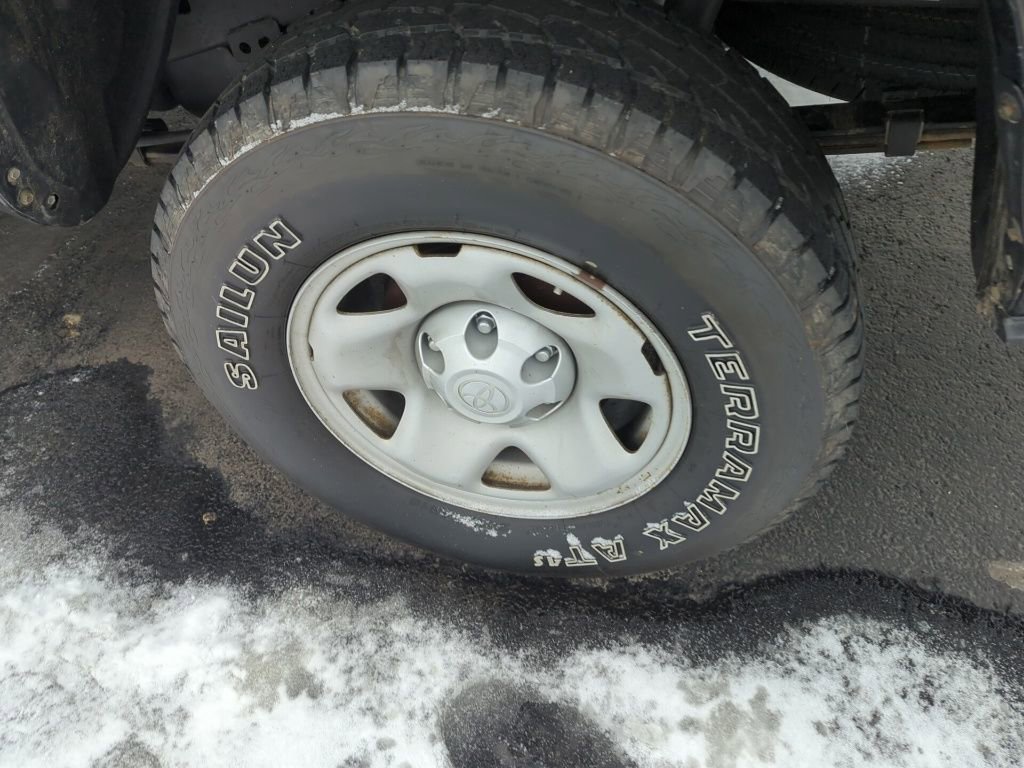 Used 2021 Toyota Tacoma SR image 5