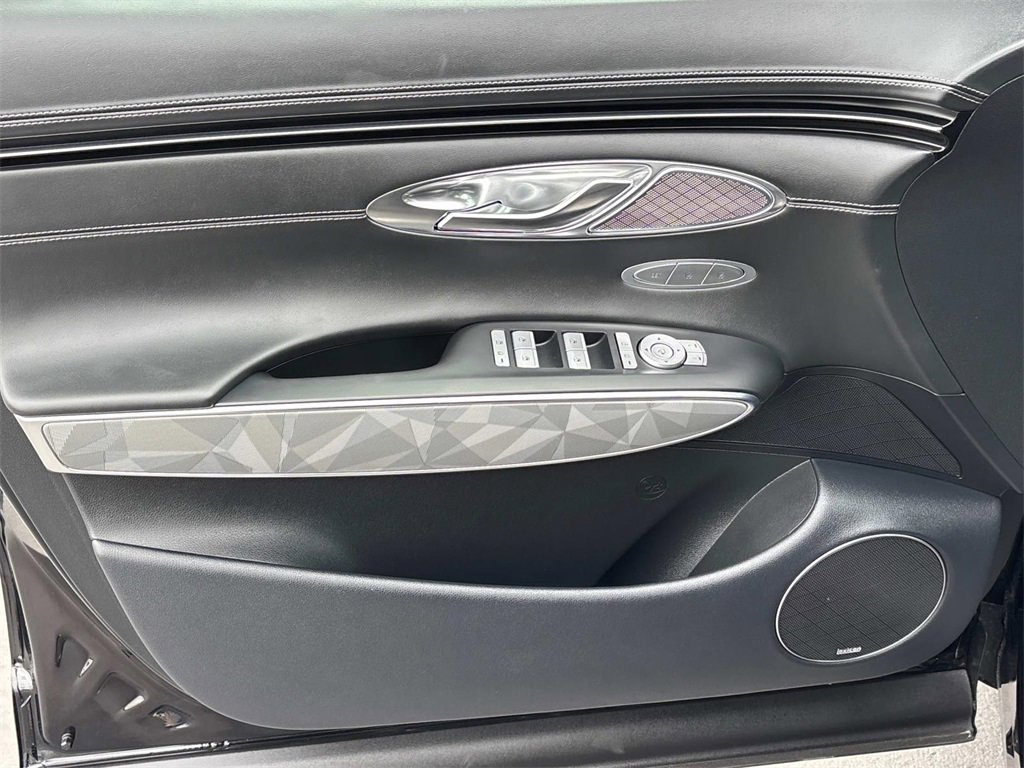 Used 2025 Genesis GV70 3.5T Sport w/ Sport Advanced Package image 17