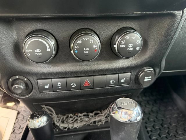 Used 2012 Jeep Wrangler Unlimited Sahara w/ Dual Top Group AWD/4WD image 21