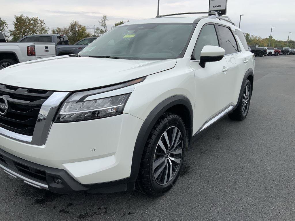 Used 2023 Nissan Pathfinder Platinum image 17