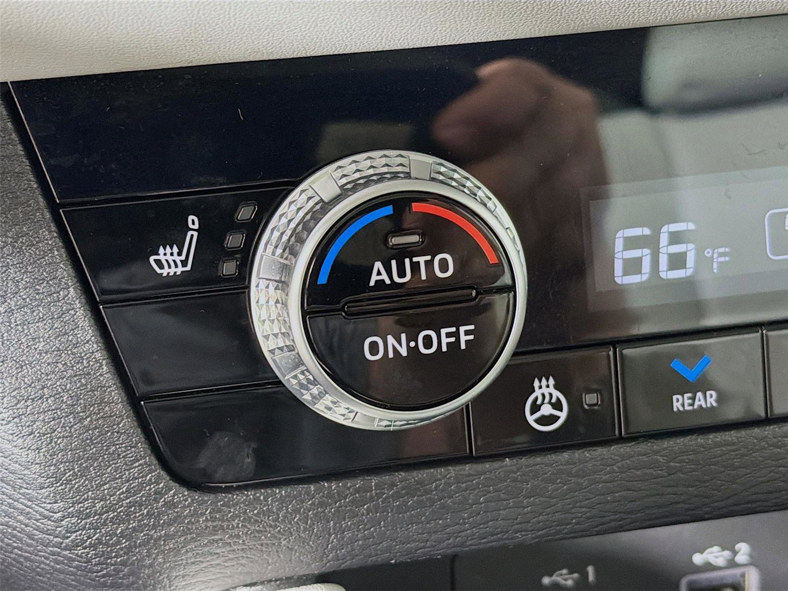 Used 2023 Mitsubishi Outlander SEL image 22