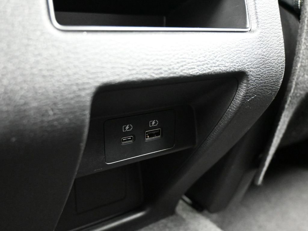 Used 2022 Mitsubishi Outlander SE image 41