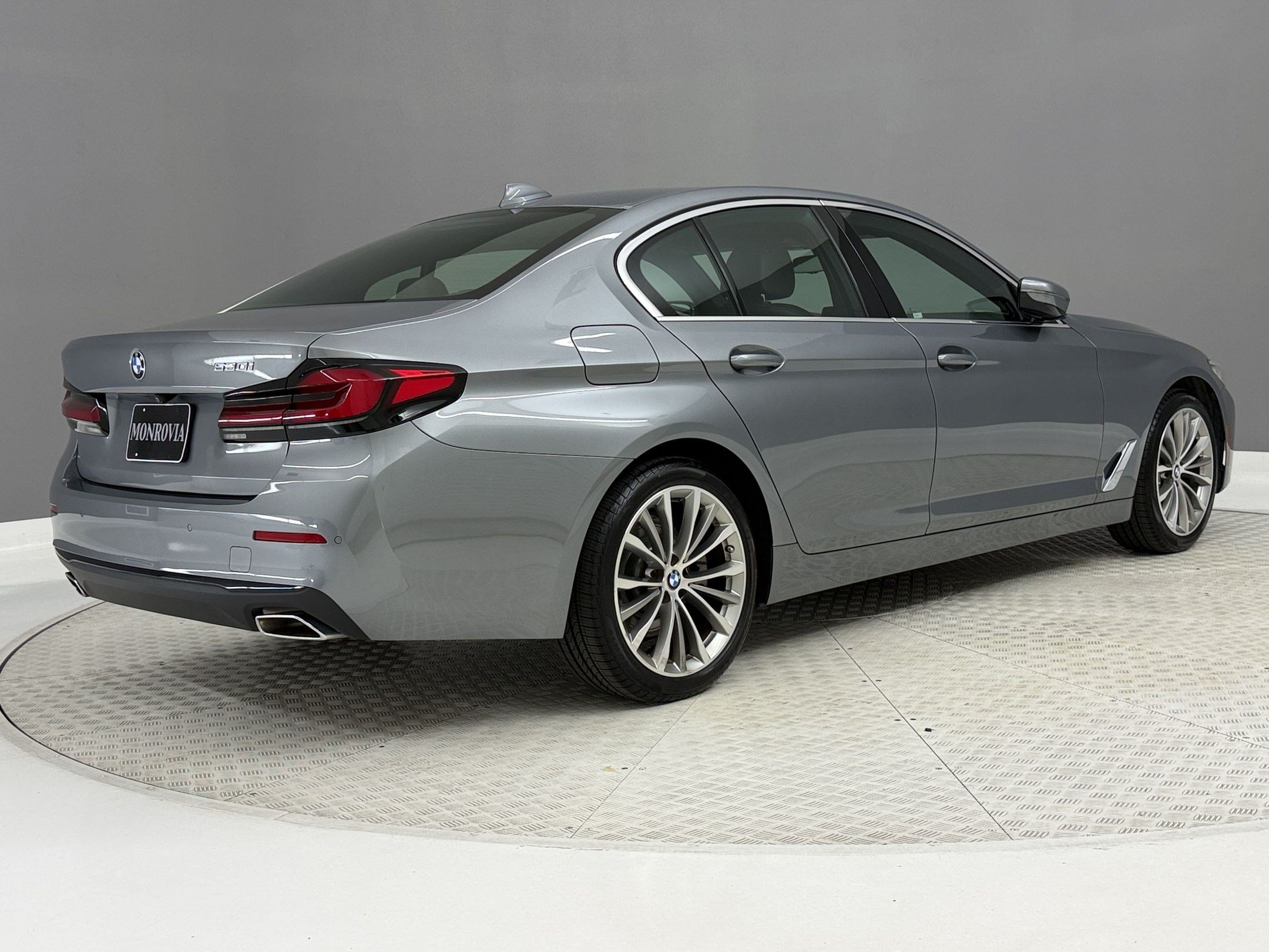Certified 2023 BMW 530i w/ Convenience Package RWD image 9