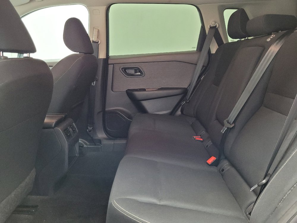 Used 2023 Nissan Rogue S AWD/4WD image 18