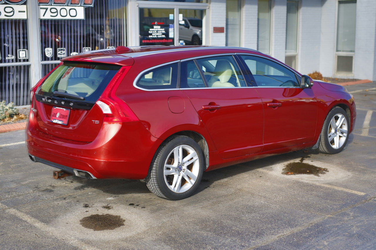 Used 2015 Volvo V60 T5 Premier Plus image 18