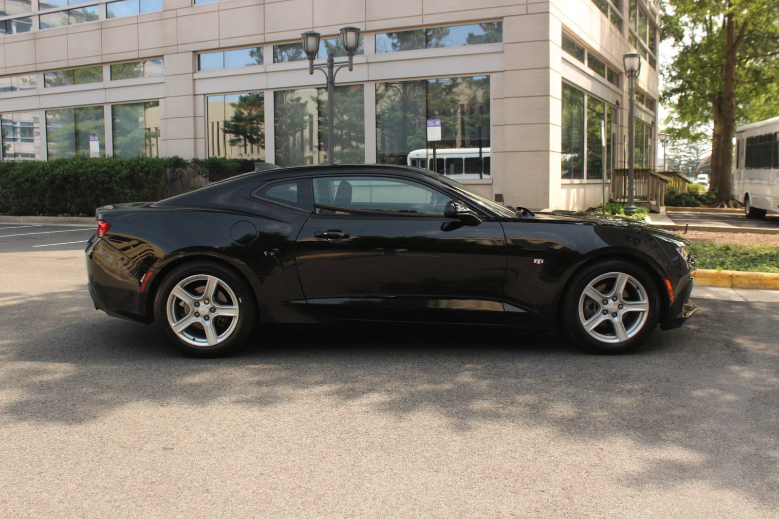Used 2017 Chevrolet Camaro LT RWD image 6