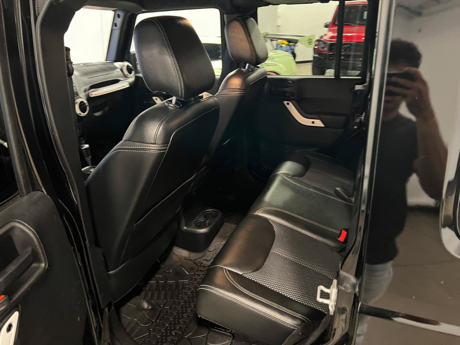 Used 2015 Jeep Wrangler Unlimited Sahara AWD/4WD image 24