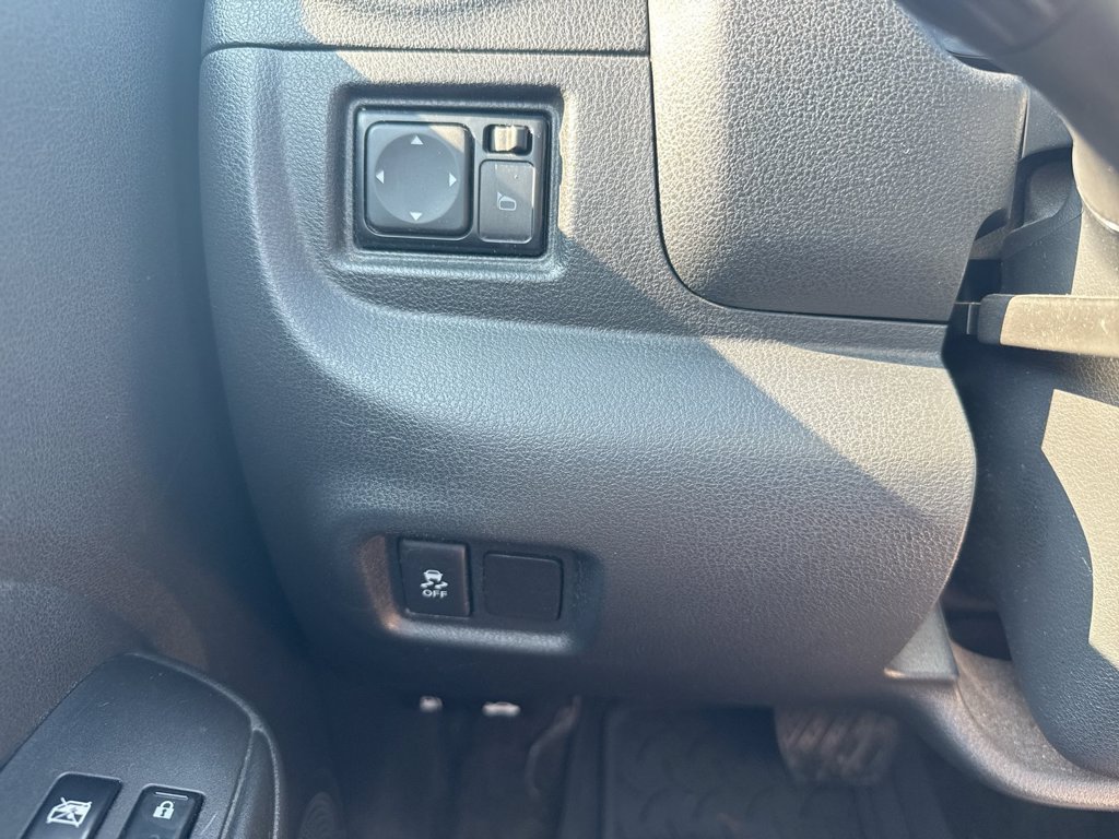 Used 2018 Nissan Versa SV w/ SV Special Edition Package FWD image 17