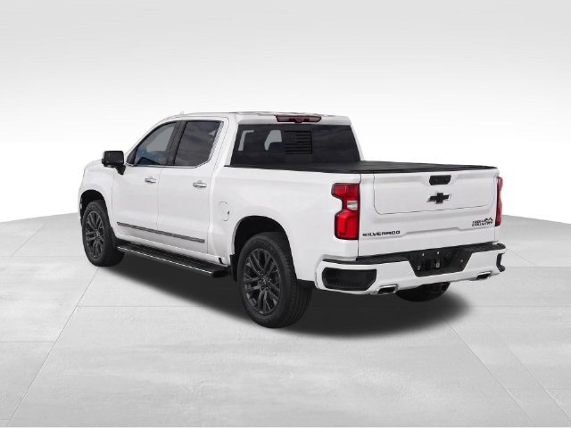 Used 2022 Chevrolet Silverado 1500 High Country w/ High Country Premium Package AWD/4WD image 7