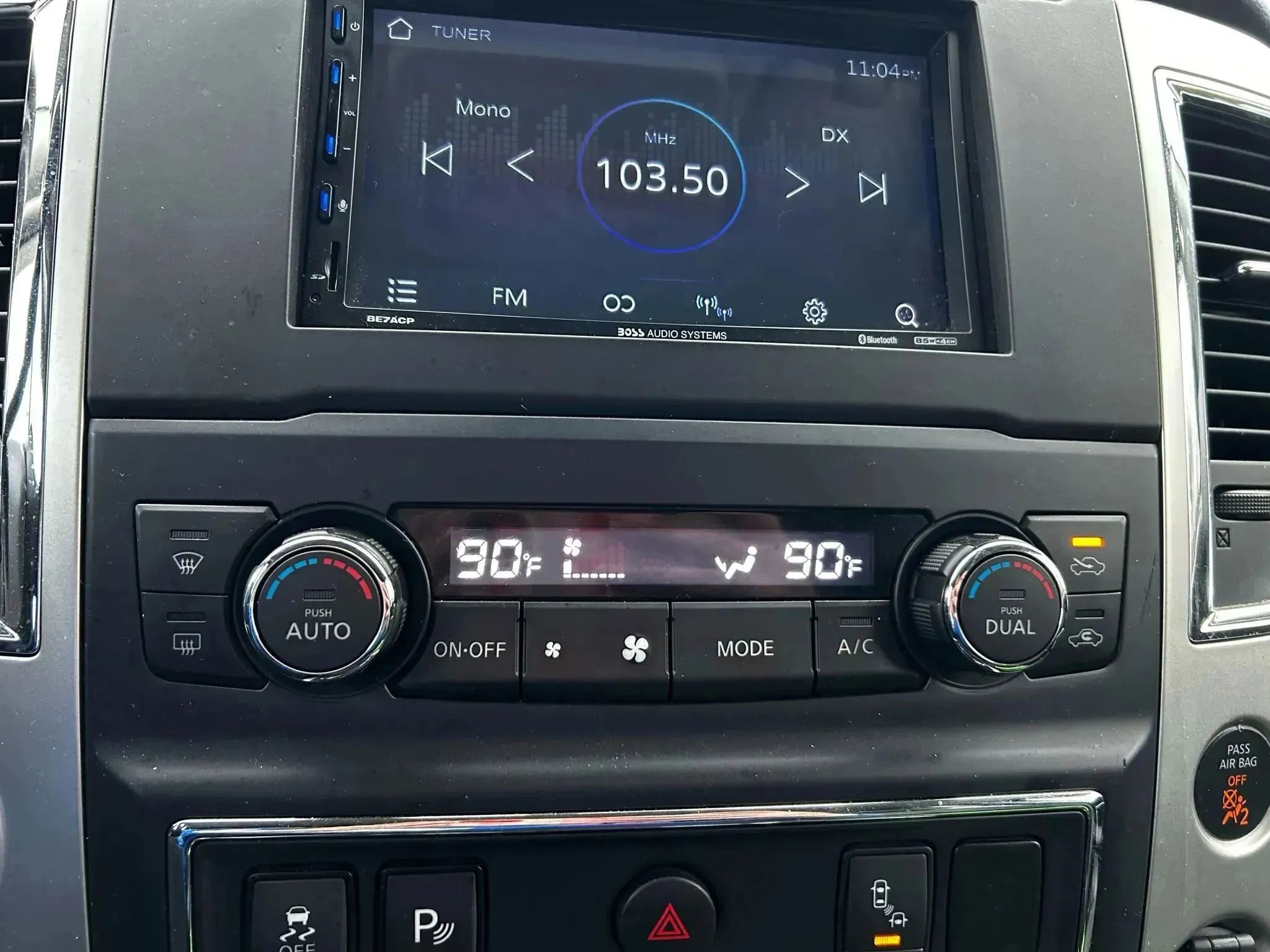 Used 2017 Nissan Titan SL image 26