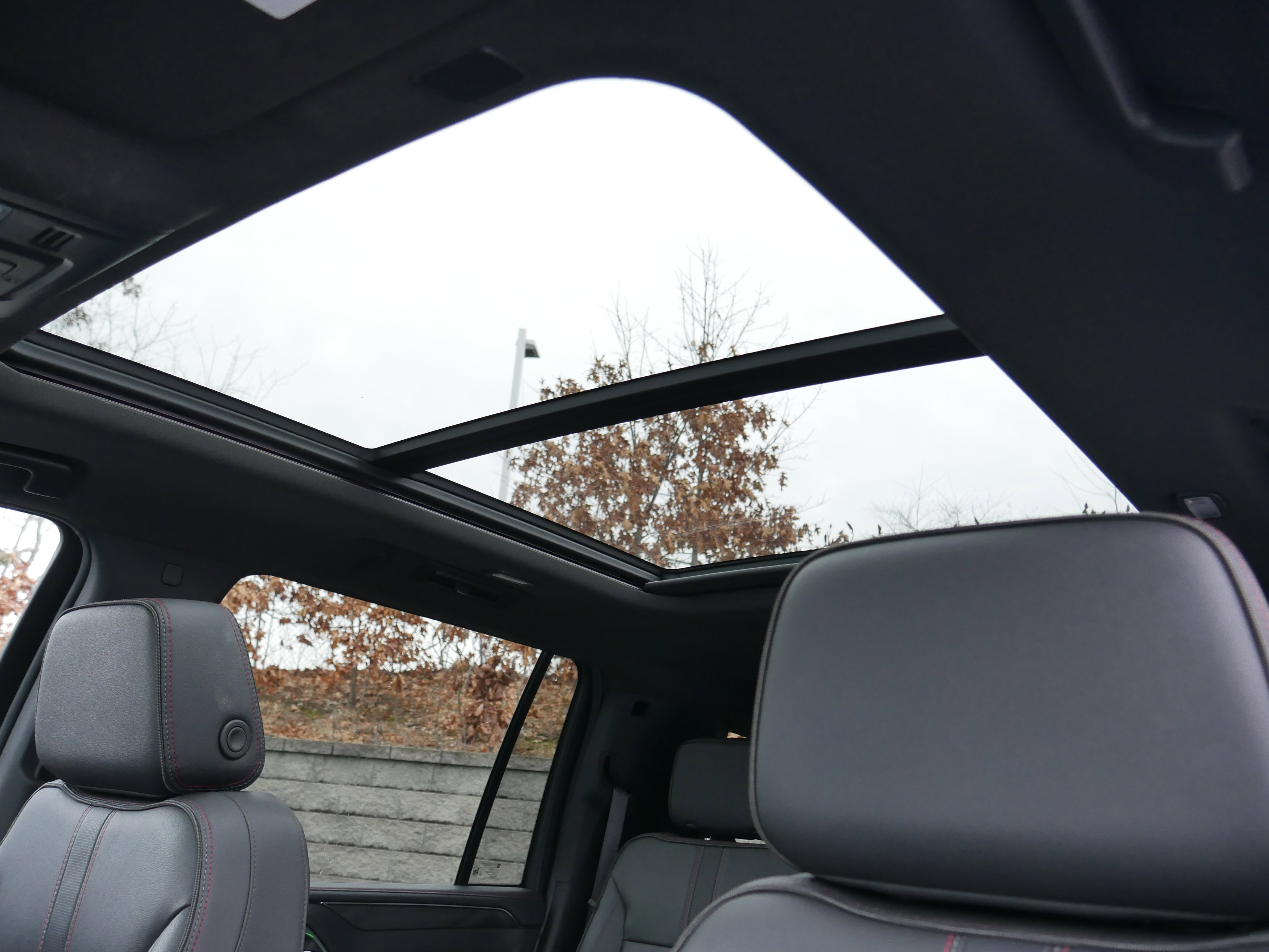 Certified 2023 Chevrolet Suburban RST w/ Luxury Package image 19