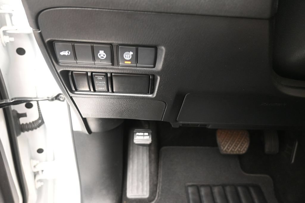 Used 2023 Nissan Armada Platinum w/ Captain's Chairs Package AWD/4WD image 16