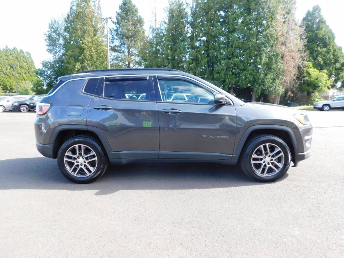 Used 2017 Jeep Compass Latitude w/ Popular Equipment Group image 21