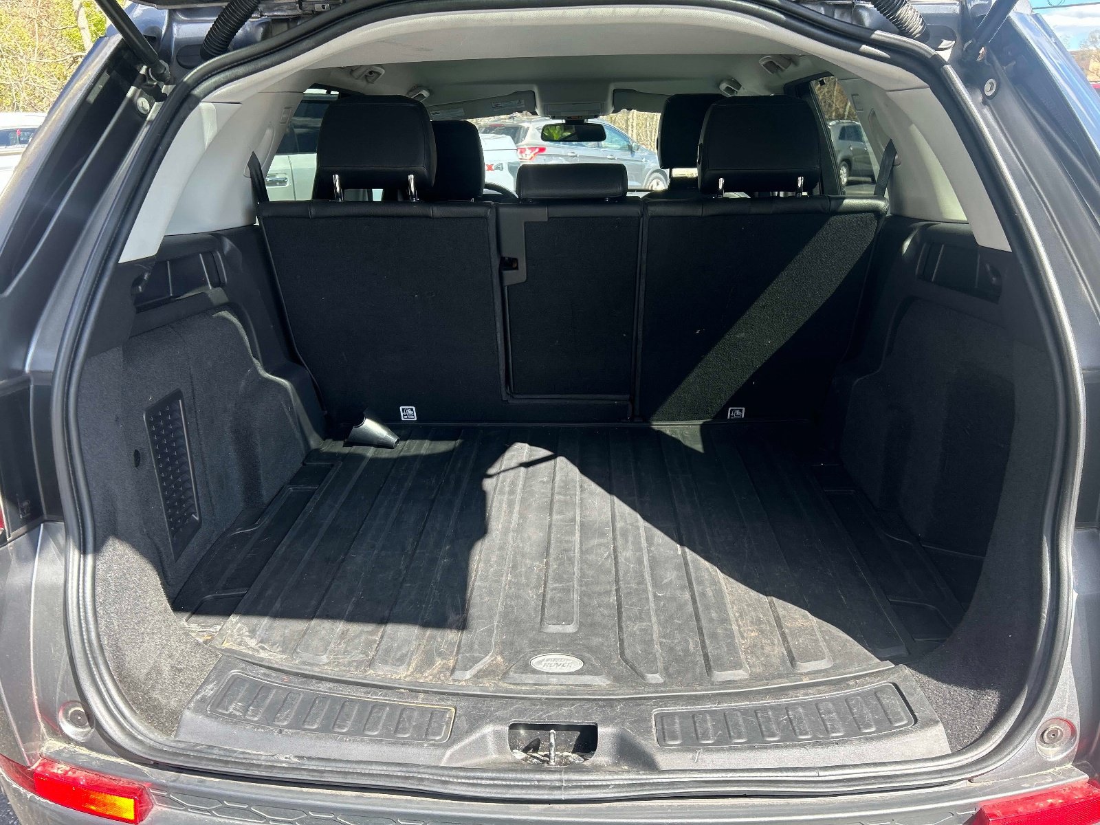 Used 2018 Land Rover Discovery Sport SE AWD/4WD image 12