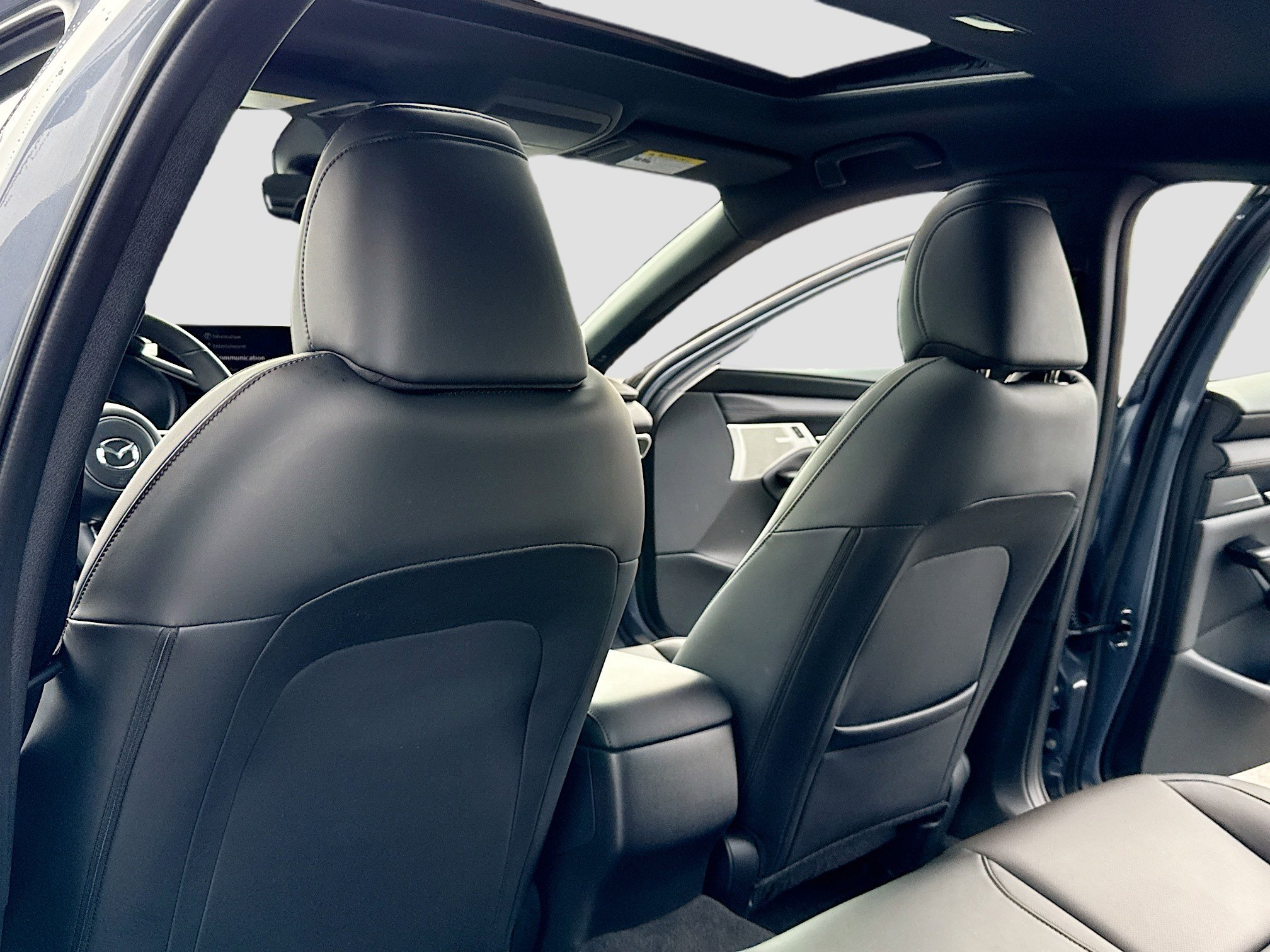 Certified 2025 MAZDA MAZDA3 Hatchback w/Premium Plus Pkg image 6