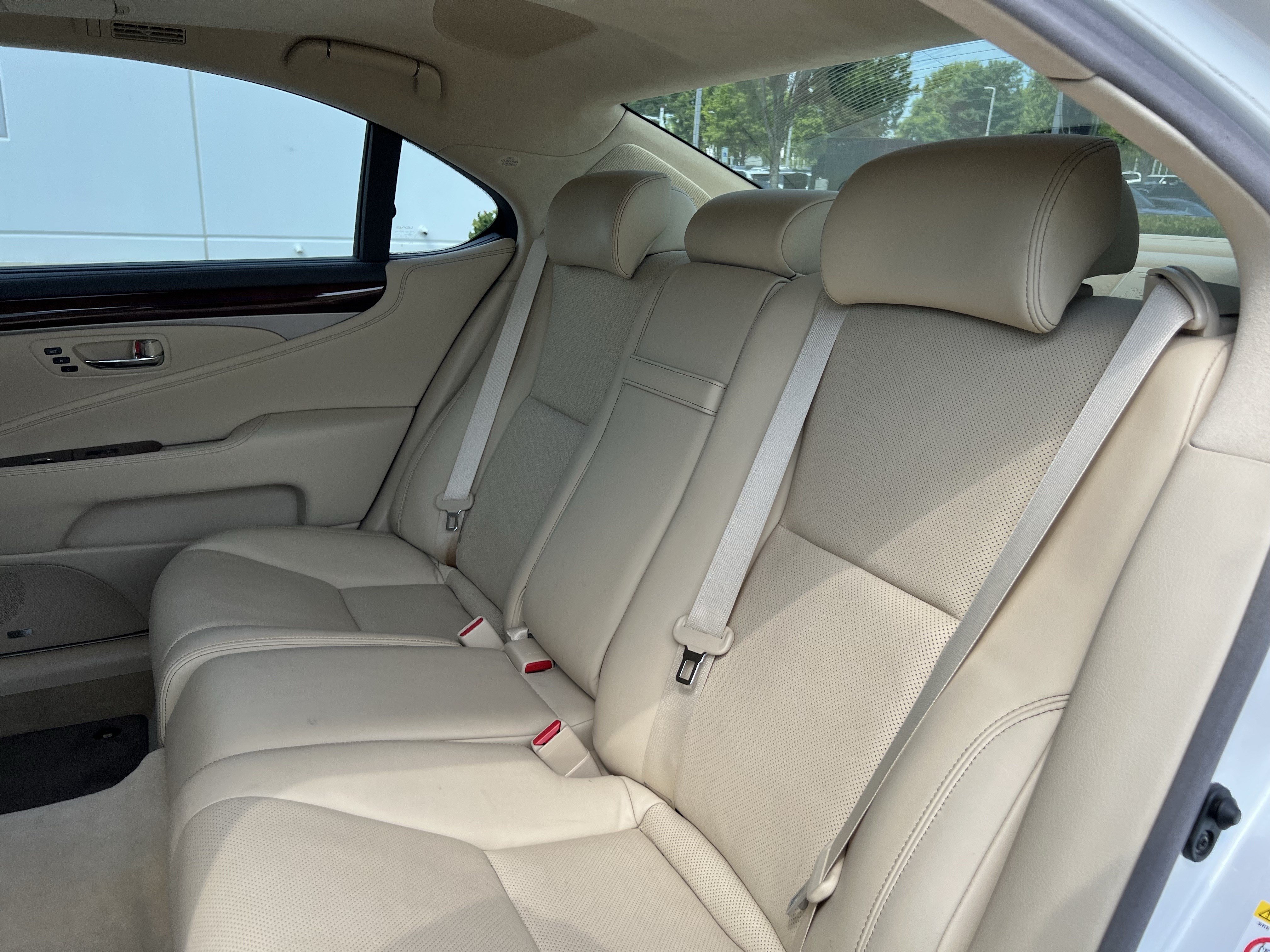 Used 2017 Lexus LS 460 L w/ Ultra Luxury Package RWD image 33