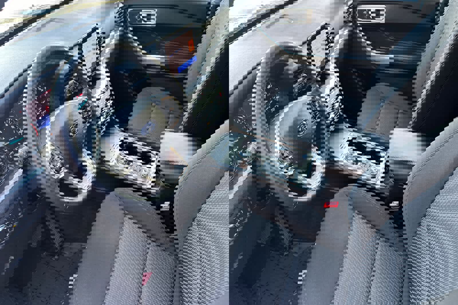 Used 2022 Ford Explorer XLT w/ Class IV Trailer Tow Package image 11