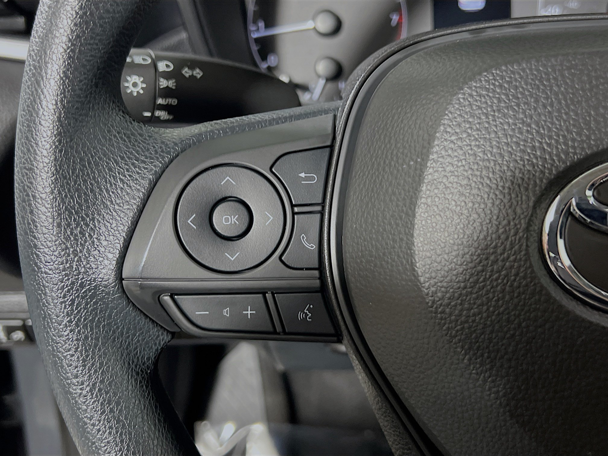 Used 2024 Toyota Corolla LE FWD image 19